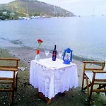 Paradisso Aparthotel Vromolithos