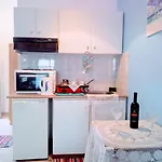 Paradisso Ξενοδοχείο με διαμερίσματα Βρομόλιθος